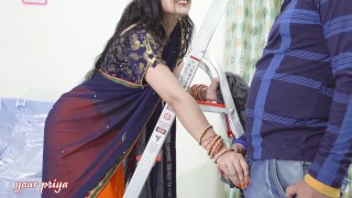 เมียจ้างแม่บ้านให้มาทำความสะอาดที่บ้านผัวพึ่งกลับมาจากทำงานเห็นแม่บ้านสวยจนอดใจไม่ไหวเลยจัดหนักให้แม่บ้านคนนั้นไปอย่างเมามันส์